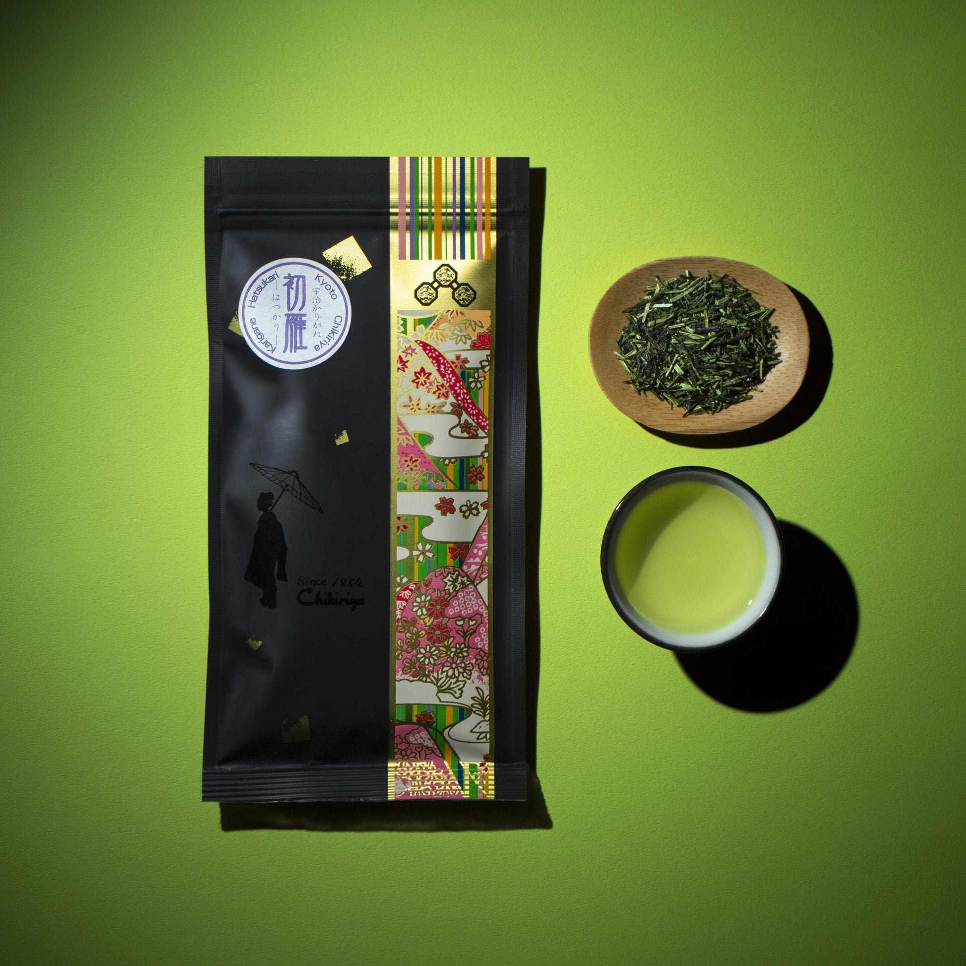 Hatsukari Karigane packaging, tea leaves and liquor