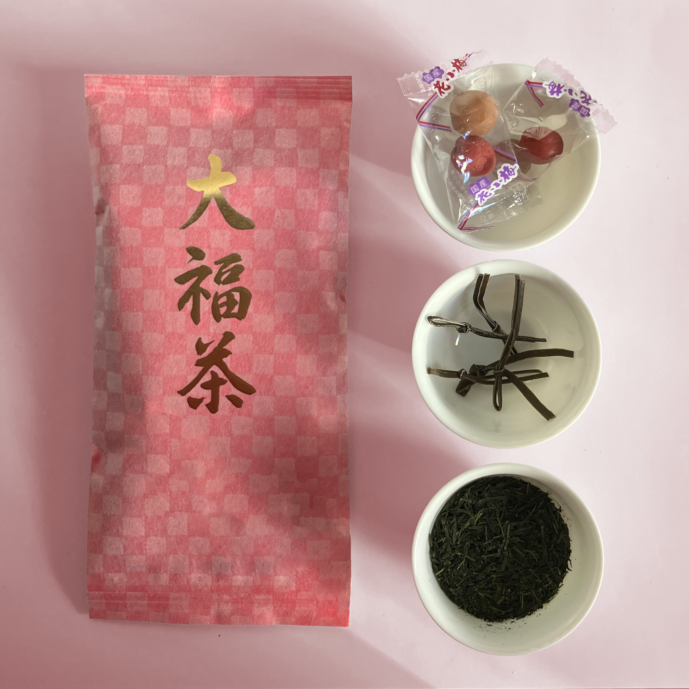 Tea package with tea leaves