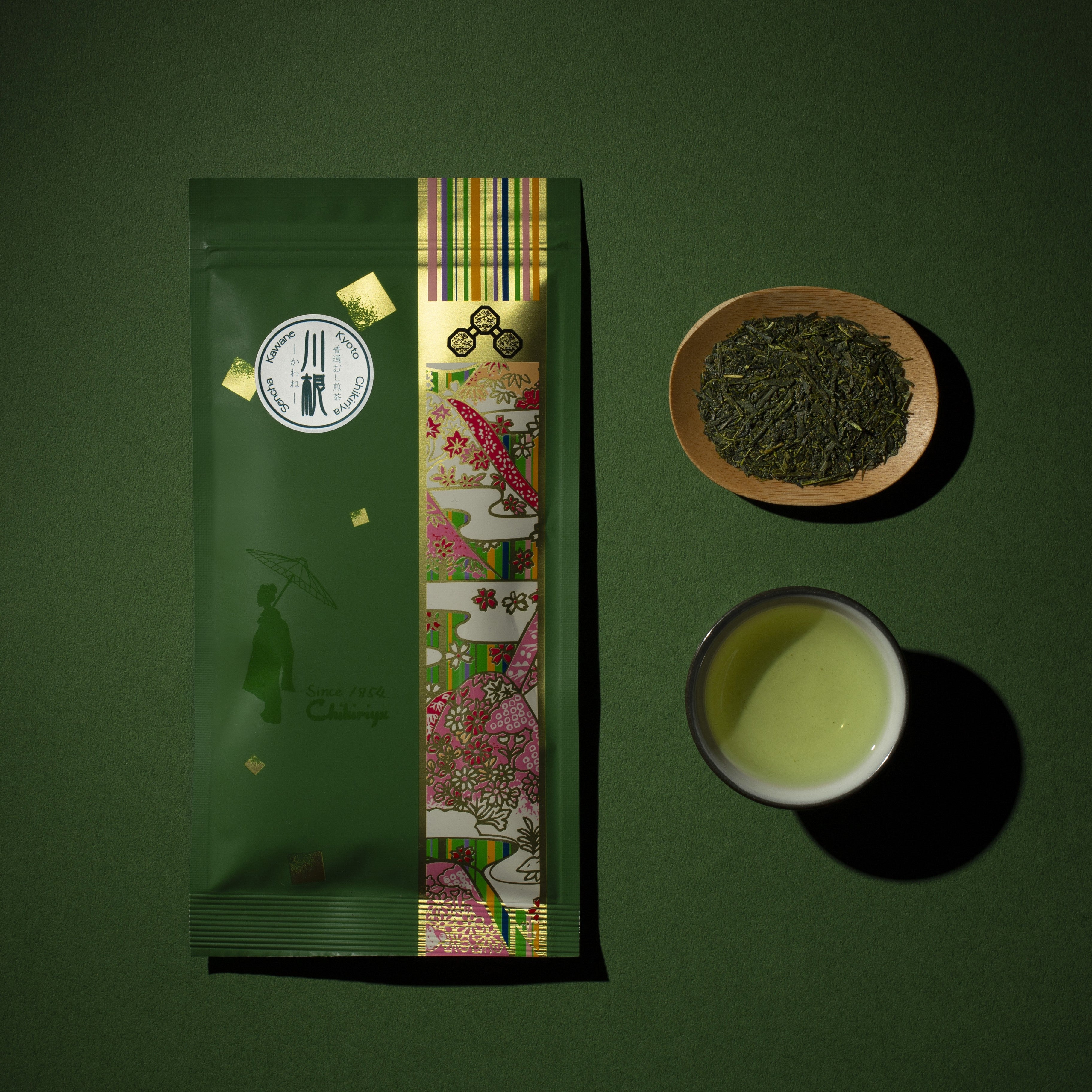 Sencha Kawane packaging, tea leaves and liquor